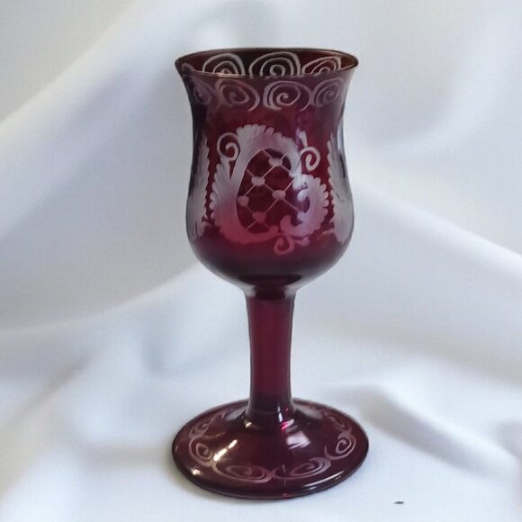 Antique Edwardian Ruby Red Etched Czech Cordial Glass – Vintage Barware - Picture 2 of 9